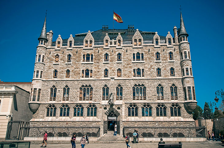 O Museu Casa Botines de Gaudí possui 3.900 m² para a celebração de todos os tipos de eventos MICE © Turismo Castilla y León O Museu Casa Botines de Gaudí possui 3.900 m² para a celebração de todos os tipos de eventos MICE © Turismo Castilla y León